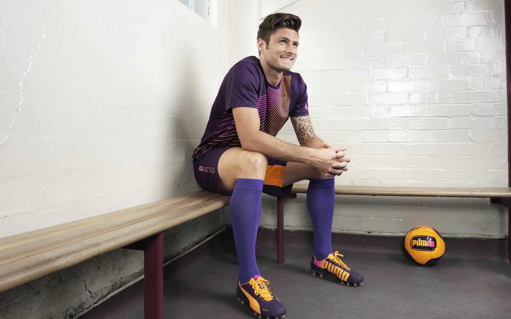 五粮液早报，成都蓉城与山东泰山决战凤凰山，既分高下，也决生死！