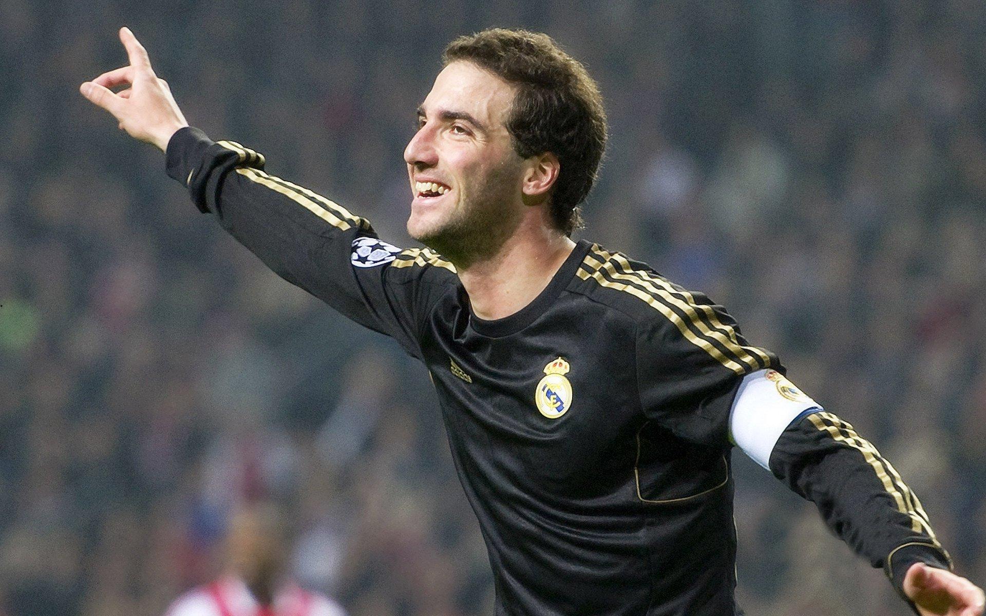 伊卡尔迪重返赛场展笑颜，与女儿团聚后直言场外生活无需向公众解释